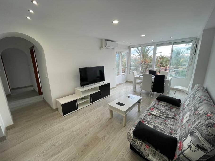 Nice Apartment Near The Sea Торрев'єха Екстер'єр фото