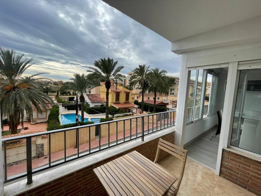 Nice Apartment Near The Sea Торрев'єха Екстер'єр фото